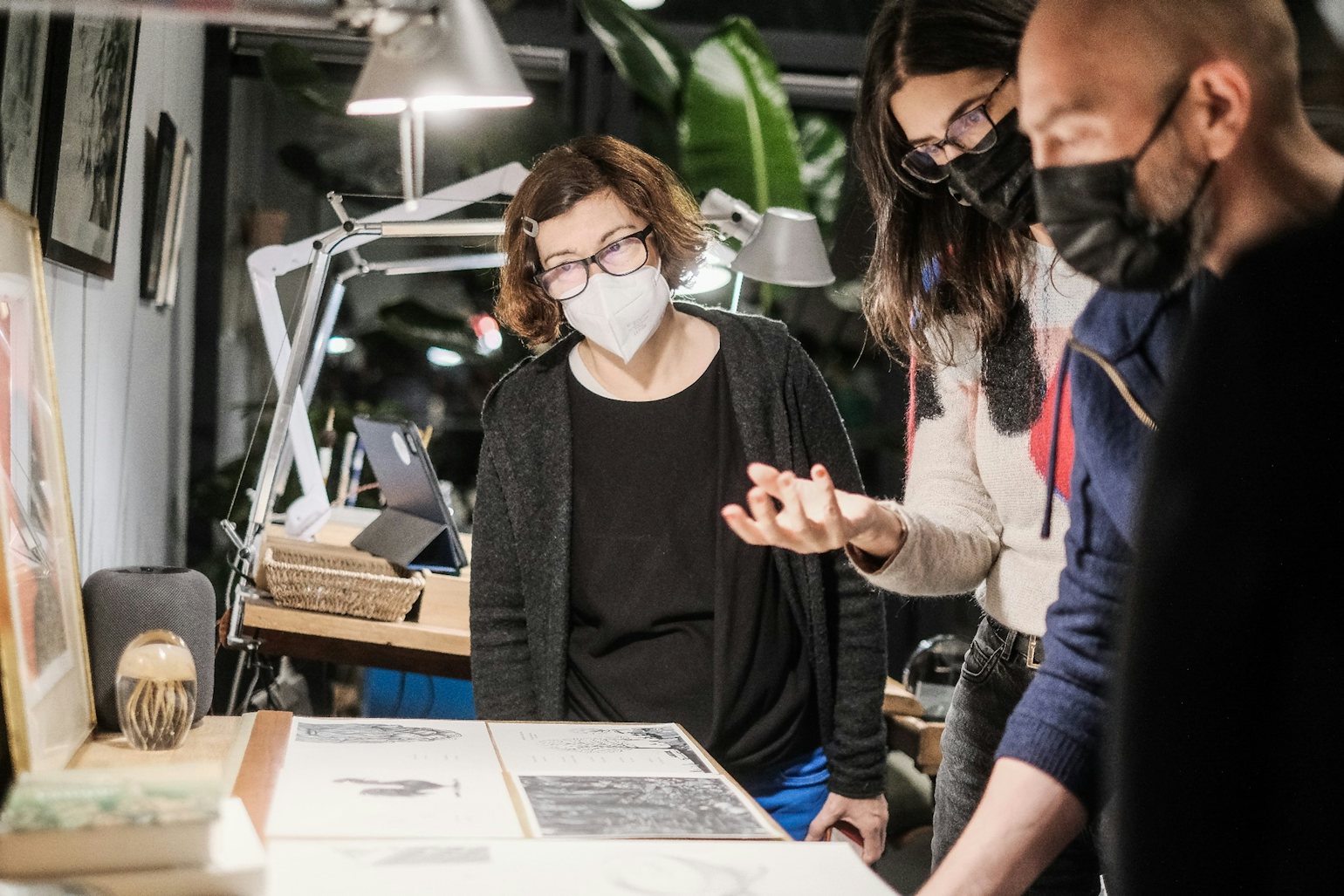 Peter Goes gives the group an exclusive look around his studio.