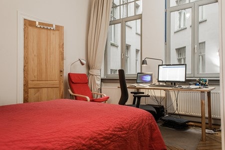 BEDROOM OF TRANSLATORS' HOUSE © BOB VAN MOL