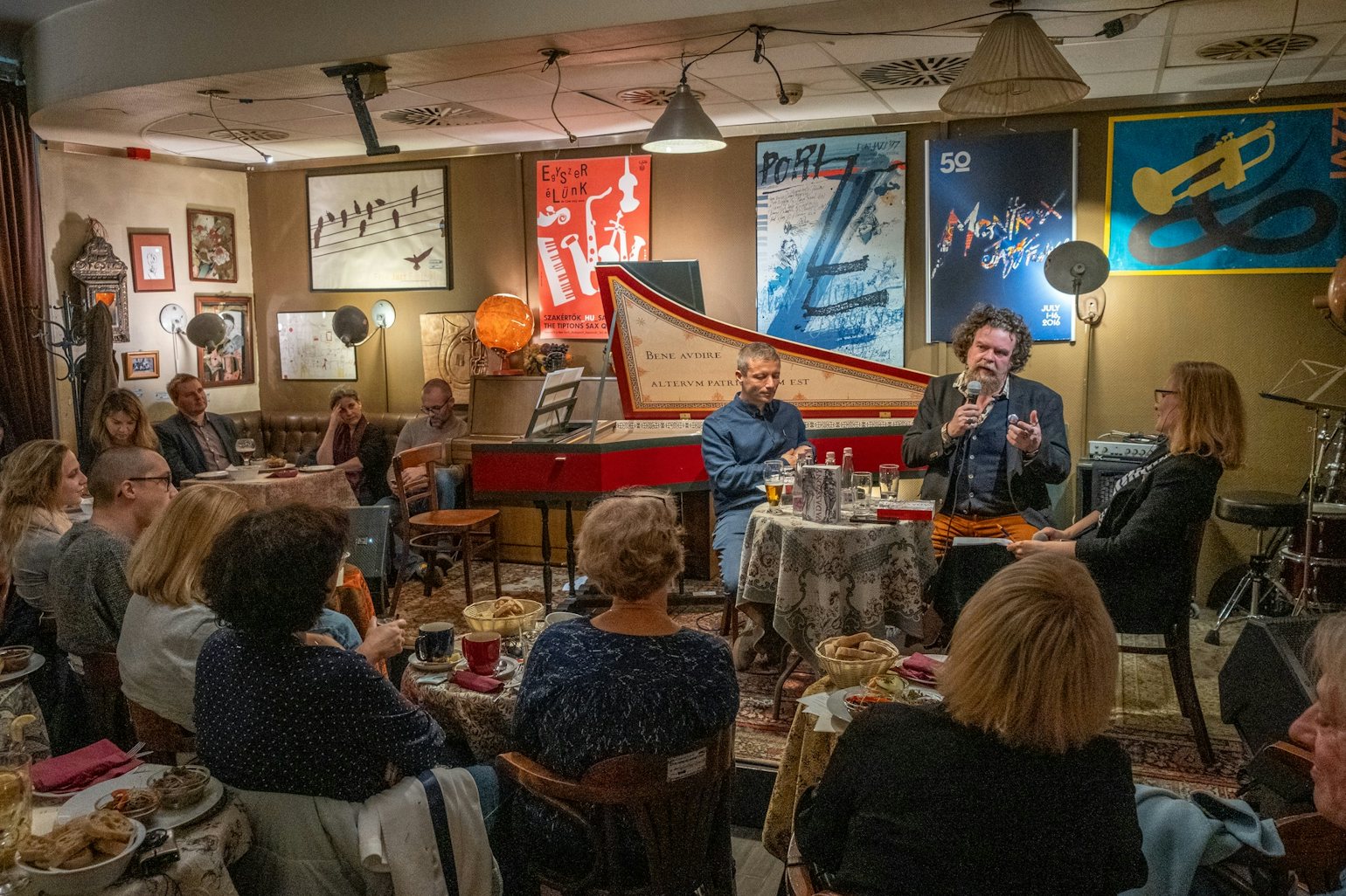 JEROEN OLYSLAEGERS TELLS ABOUT 'WILDWIFE' DURING HIS BOOK PRESENTATION IN BUDAPEST